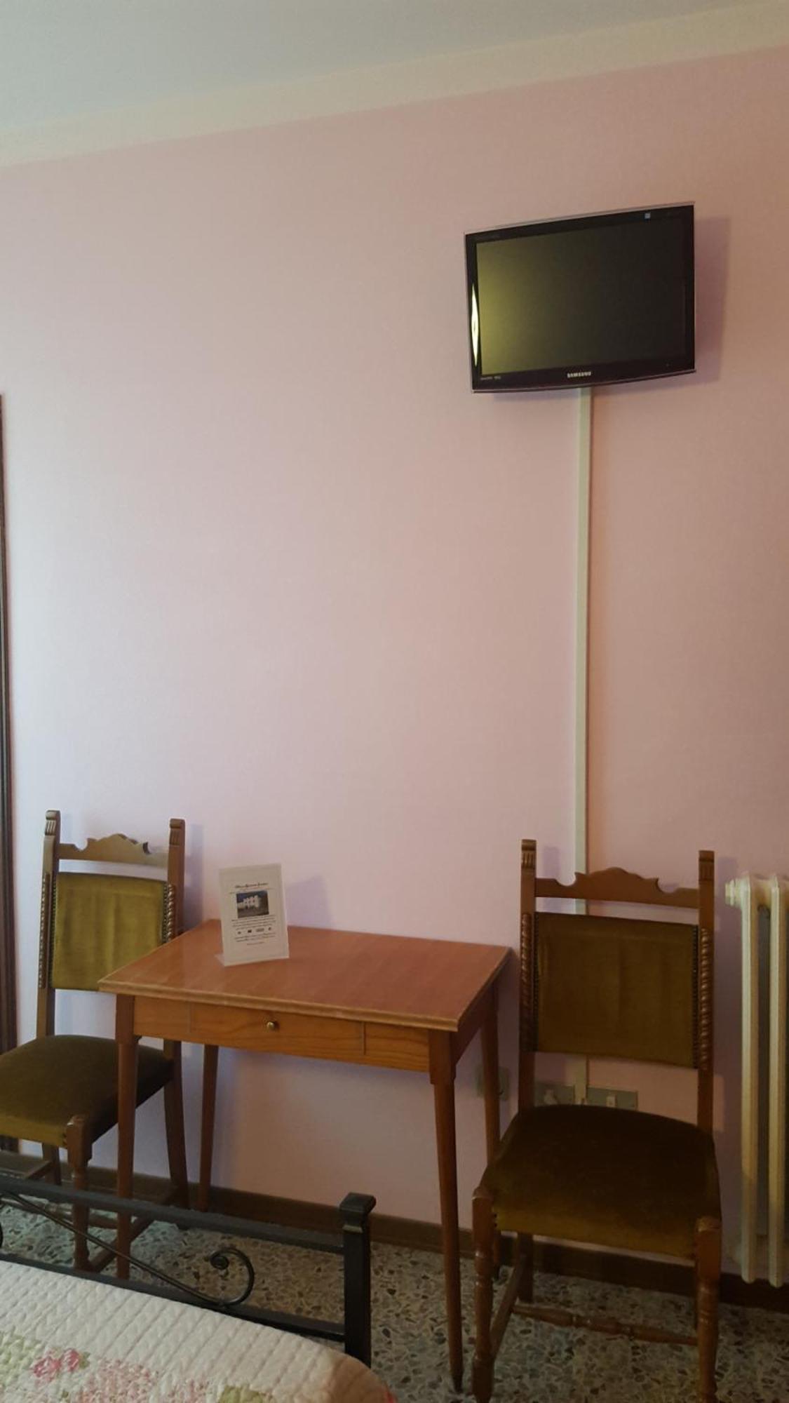 Albergo Ristorante Gualtieri Barberino di Mugello Room photo