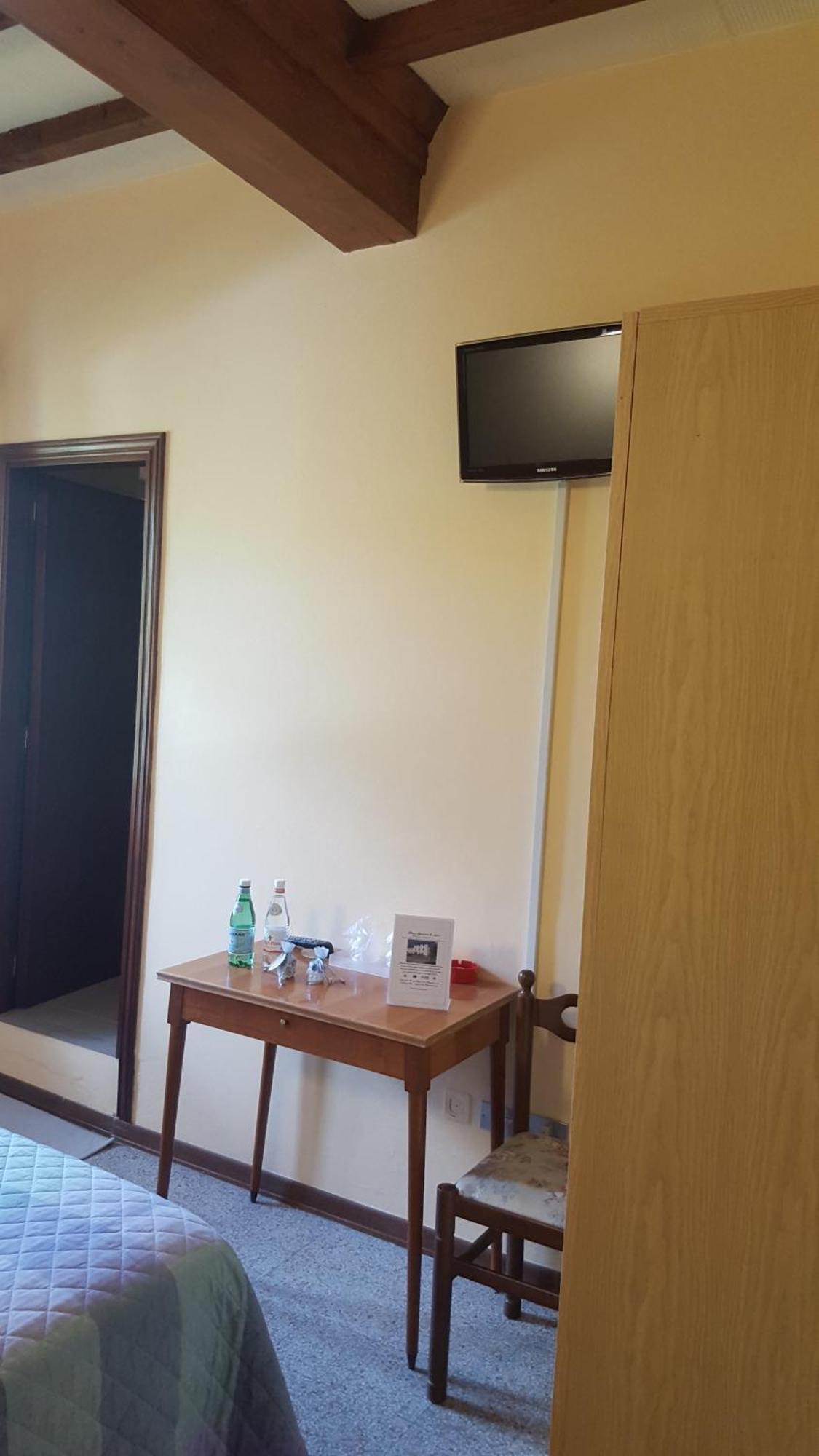 Albergo Ristorante Gualtieri Barberino di Mugello Room photo