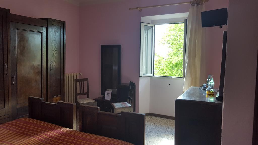 Albergo Ristorante Gualtieri Barberino di Mugello Room photo